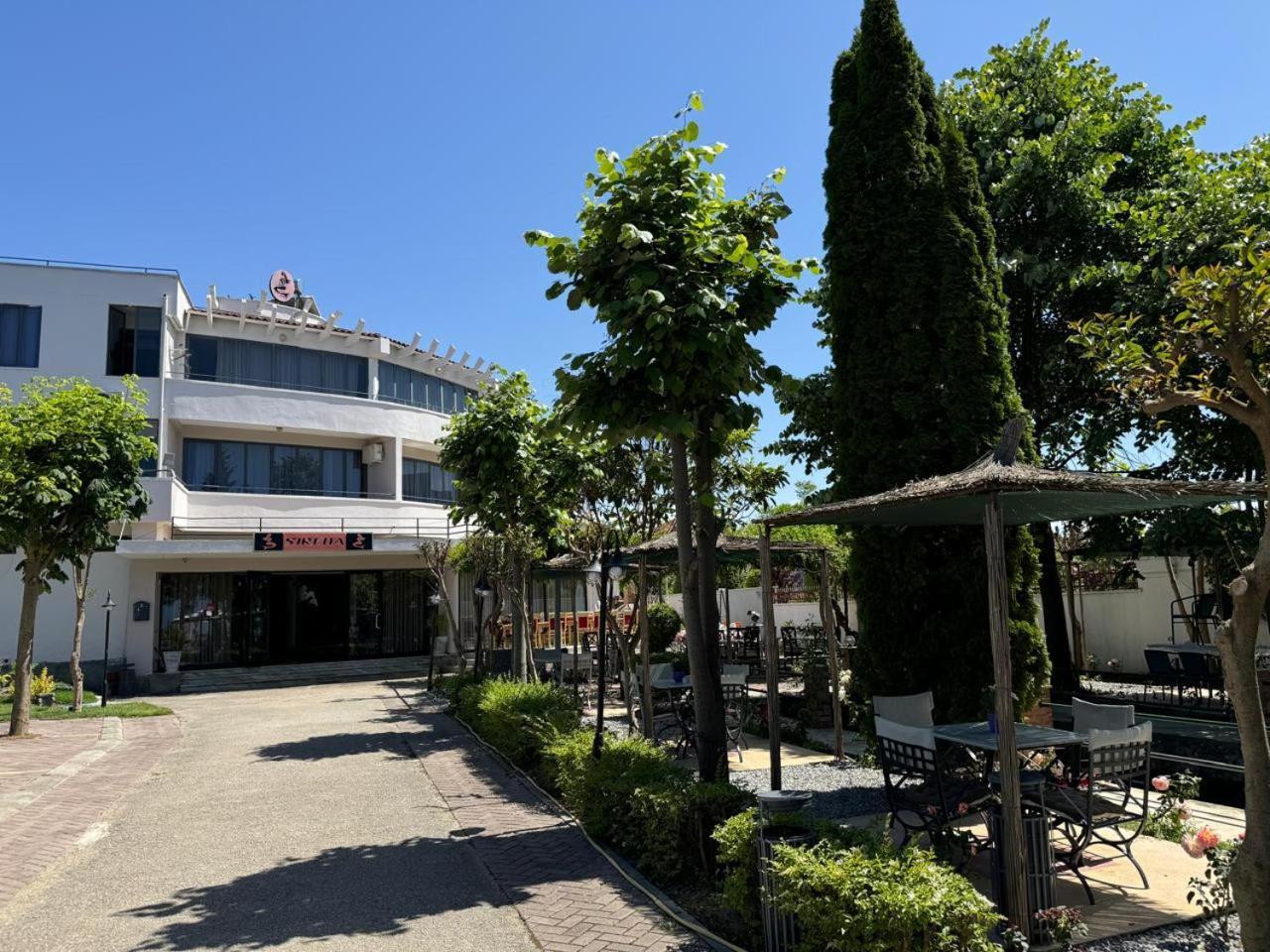 Sirena Hotel Tushemisht Exterior foto