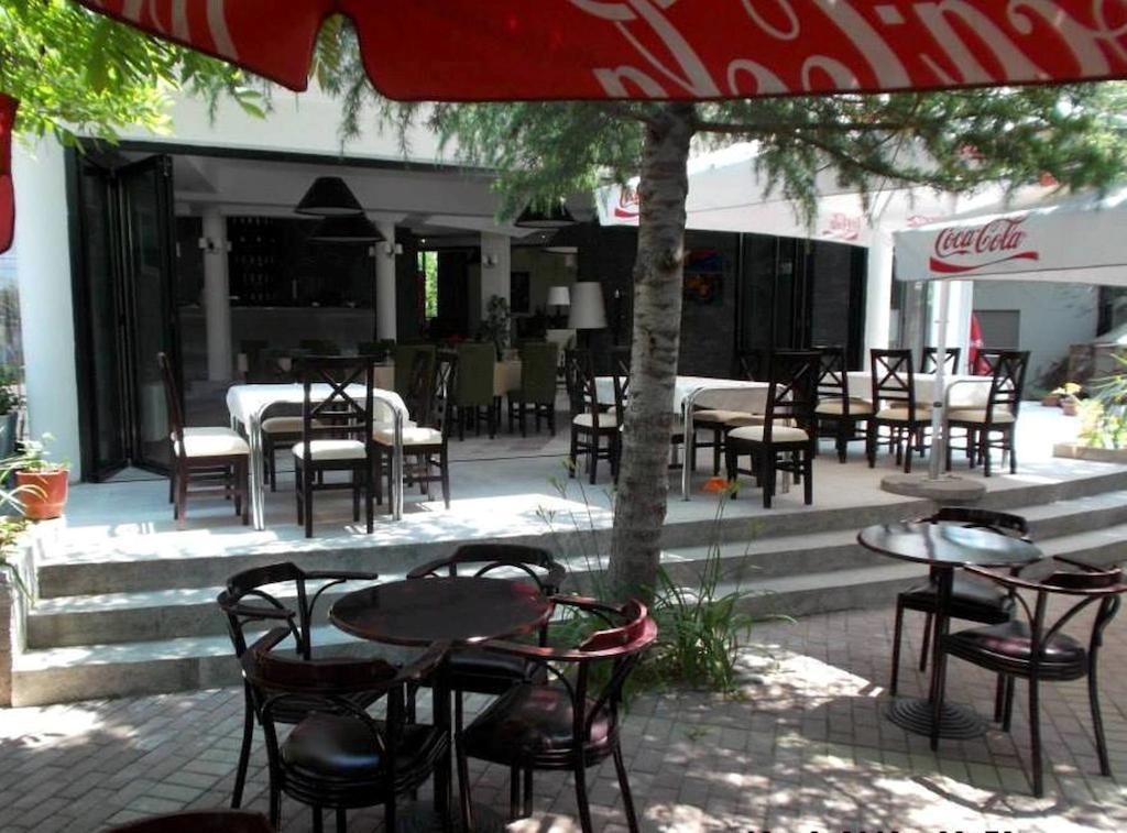 Sirena Hotel Tushemisht Exterior foto