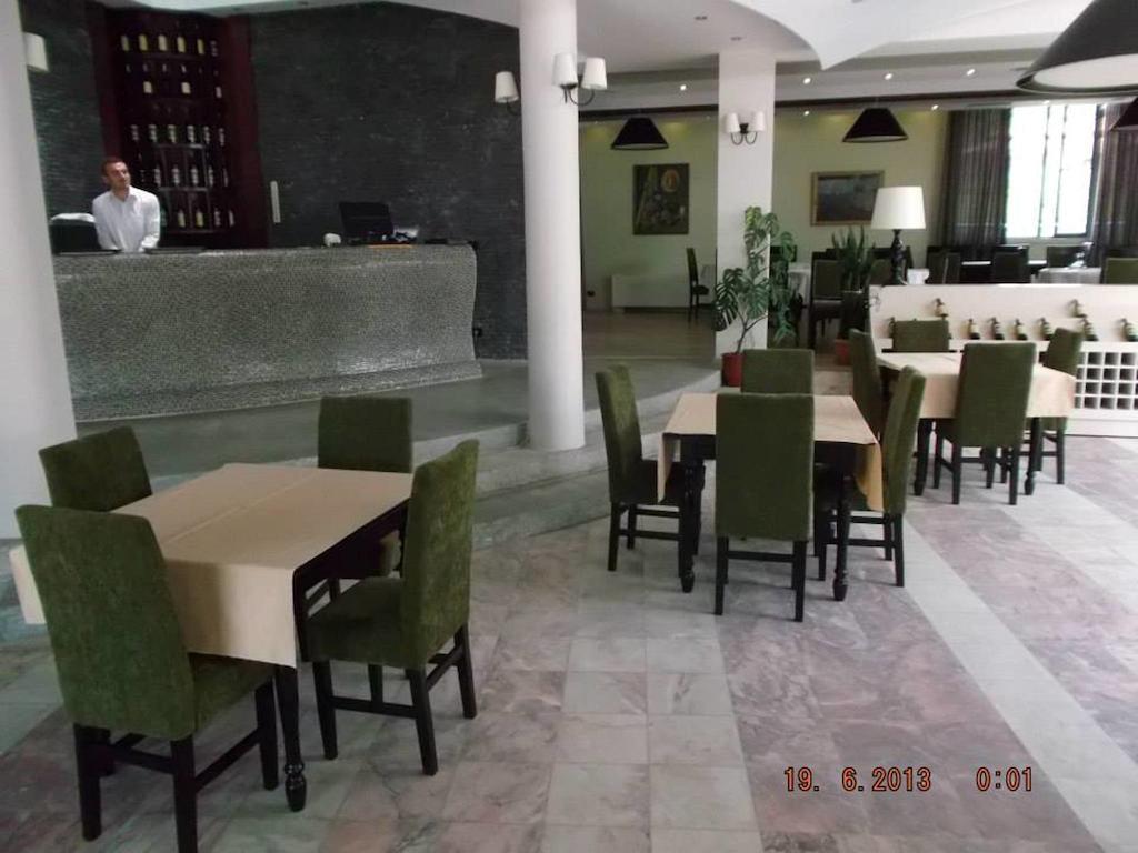 Sirena Hotel Tushemisht Exterior foto